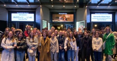 Theaterbesuch im Schauspielhaus: Lorcas "Das Haus von Bernarda Alba"