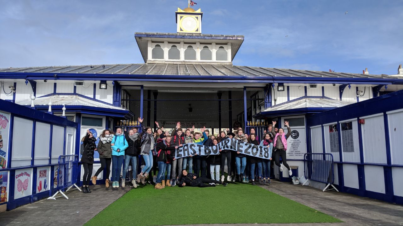 Mehr über den Artikel erfahren Greetings from Eastbourne