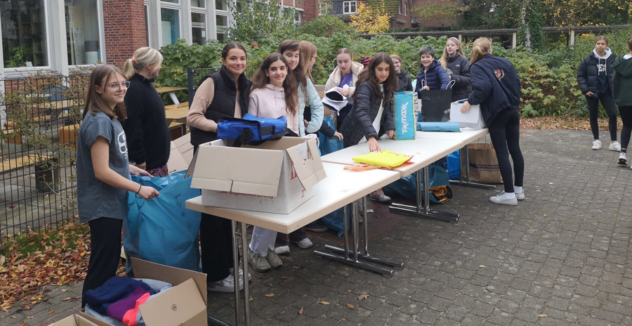 F32F51C3 B700 47C1 9002 822A48E1C42E