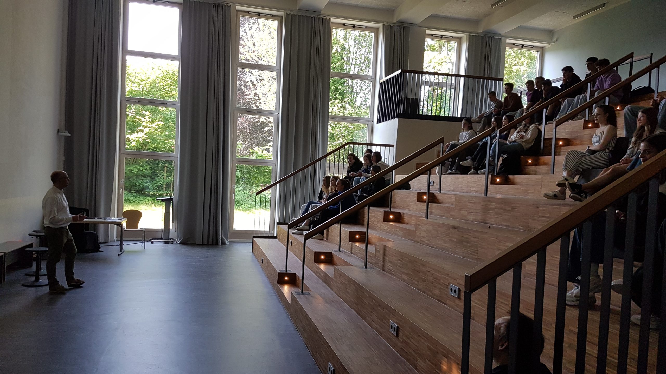 Mehr über den Artikel erfahren Besuch von Politiker Till Steffen