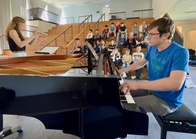 Mehr über den Artikel erfahren Elbphilharmonie und Künstlerbegegnung „Rhapsody in School“